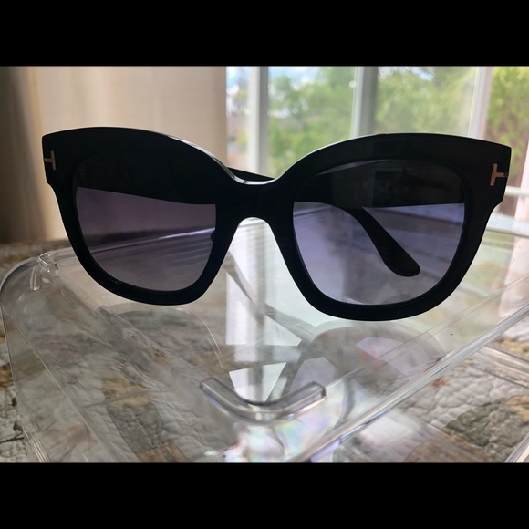 Tom Ford Sunglasses - Picture 2 of 8
